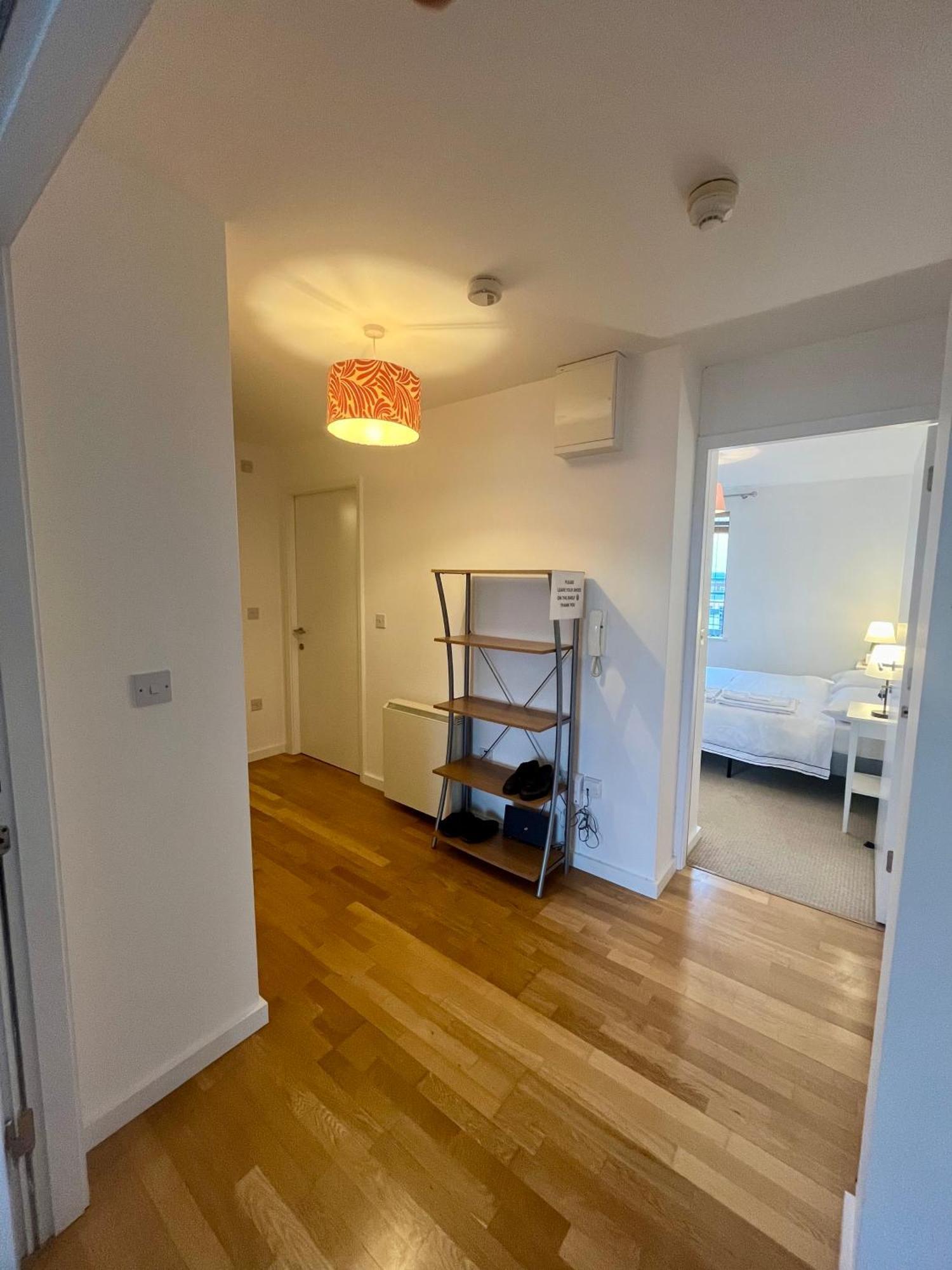 The Room King Size Bed And Private Bathroom Dublín Exterior foto